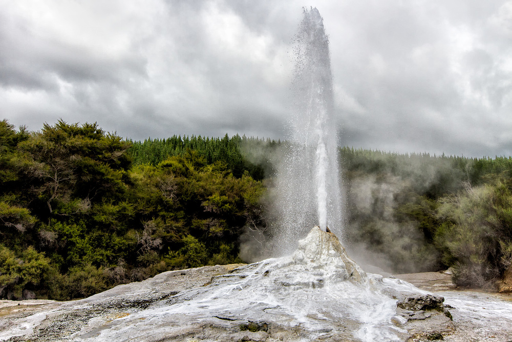 Lady Know Geyser